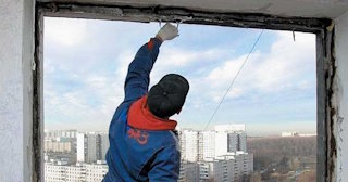Демонтаж остекления балкона в Сланцах - цена от 562 руб. - Сварной-Слы
